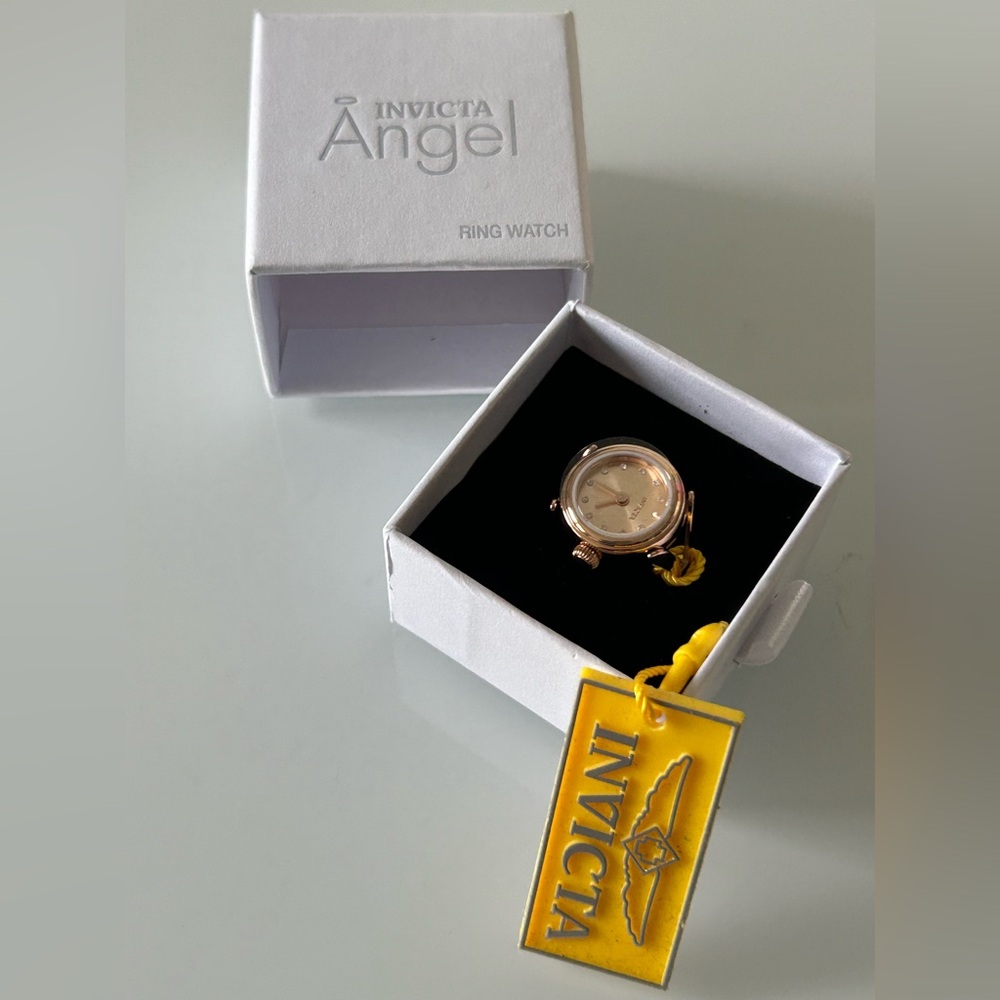 Viral invicta ring watch rose gold